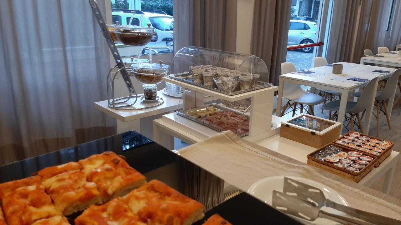 Hotel Arlecchino Riccione Luaran gambar