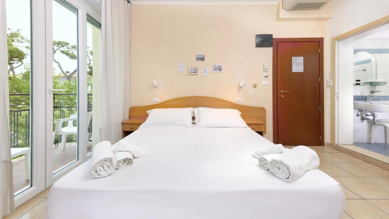 Hotel Arlecchino Riccione Luaran gambar