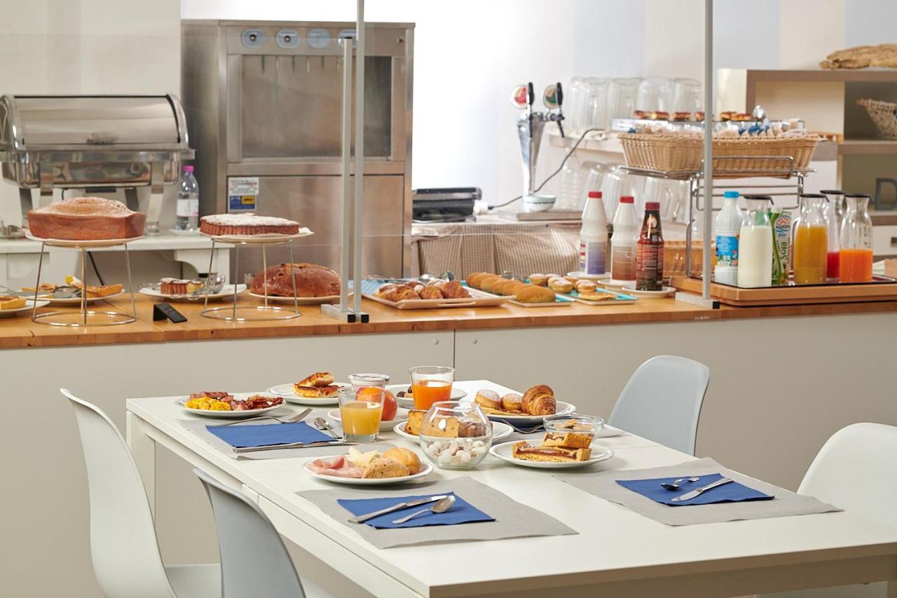 Hotel Arlecchino Riccione Luaran gambar